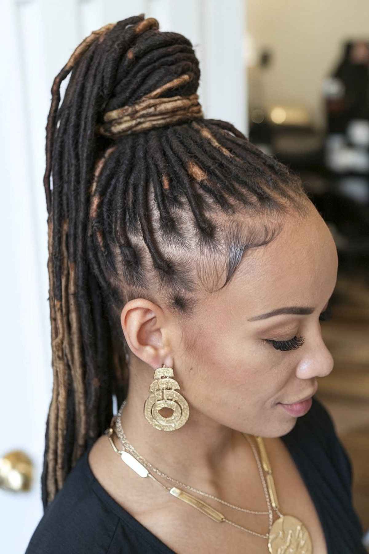 25 Gorgeous Homecoming Hairstyles to Turn Heads All Night Long This 2025