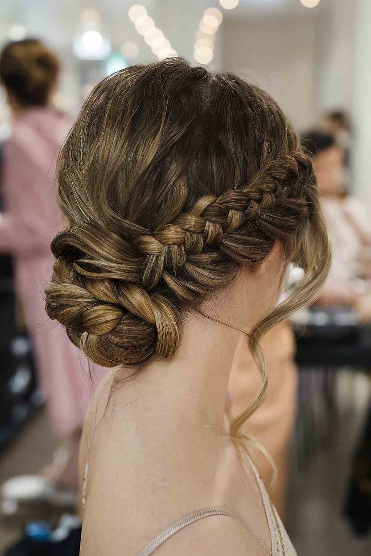 25 Gorgeous Homecoming Hairstyles to Turn Heads All Night Long This 2025