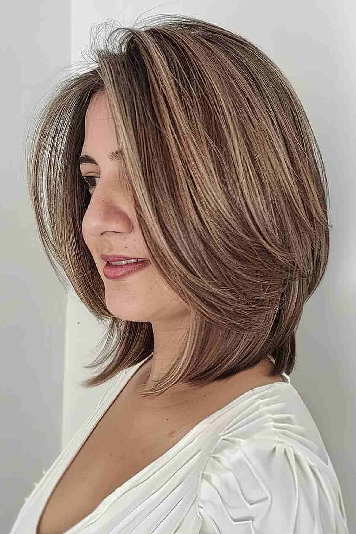 67 Exceptional Haircuts for Round Faces in 2025