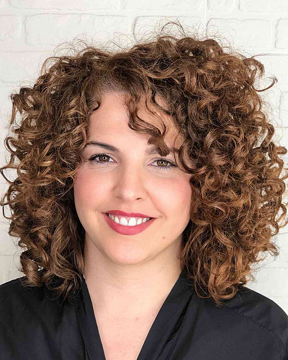 67 Exceptional Haircuts for Round Faces in 2025