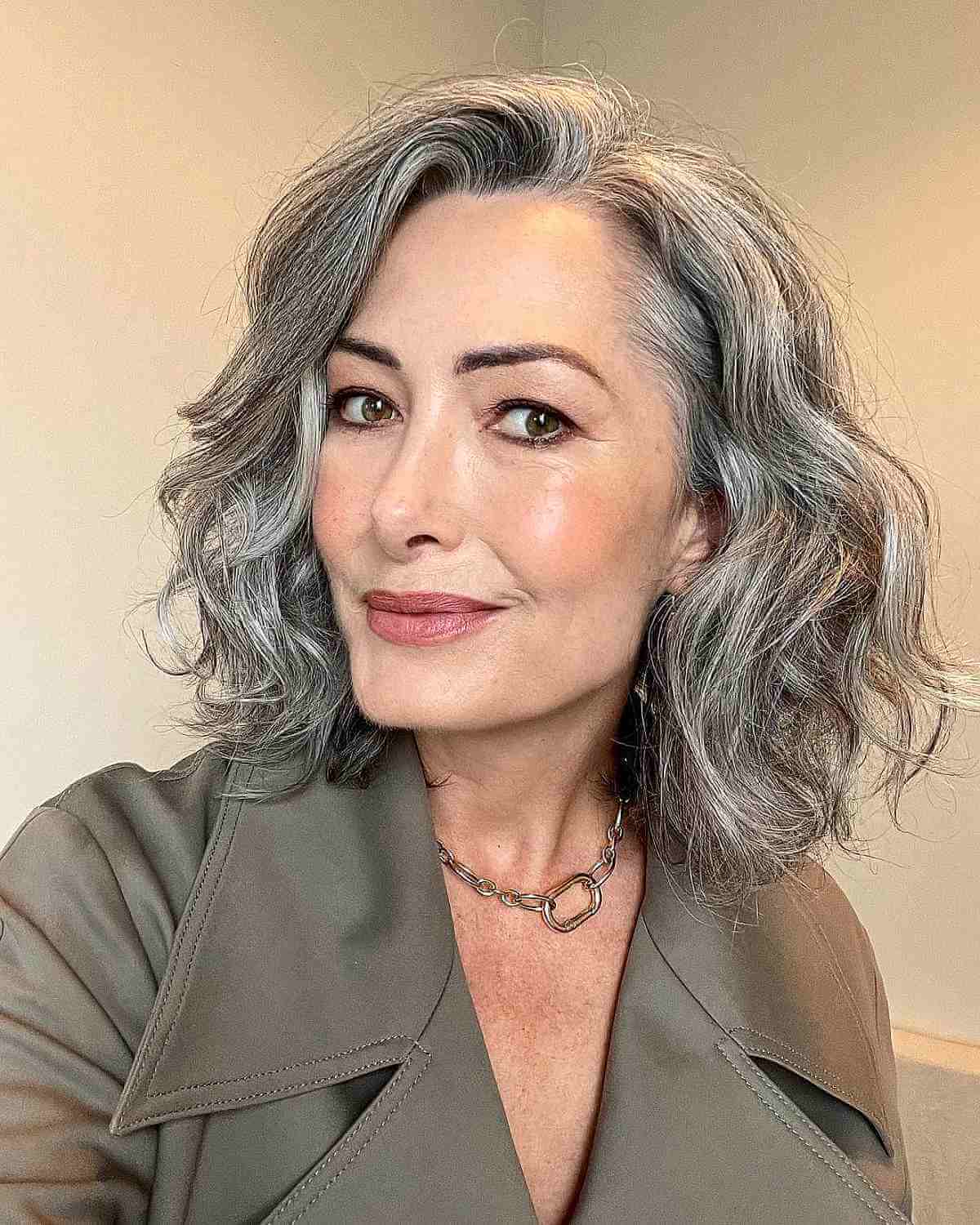 80+ Youthful Hairstyles & Haircuts for Women Over 50