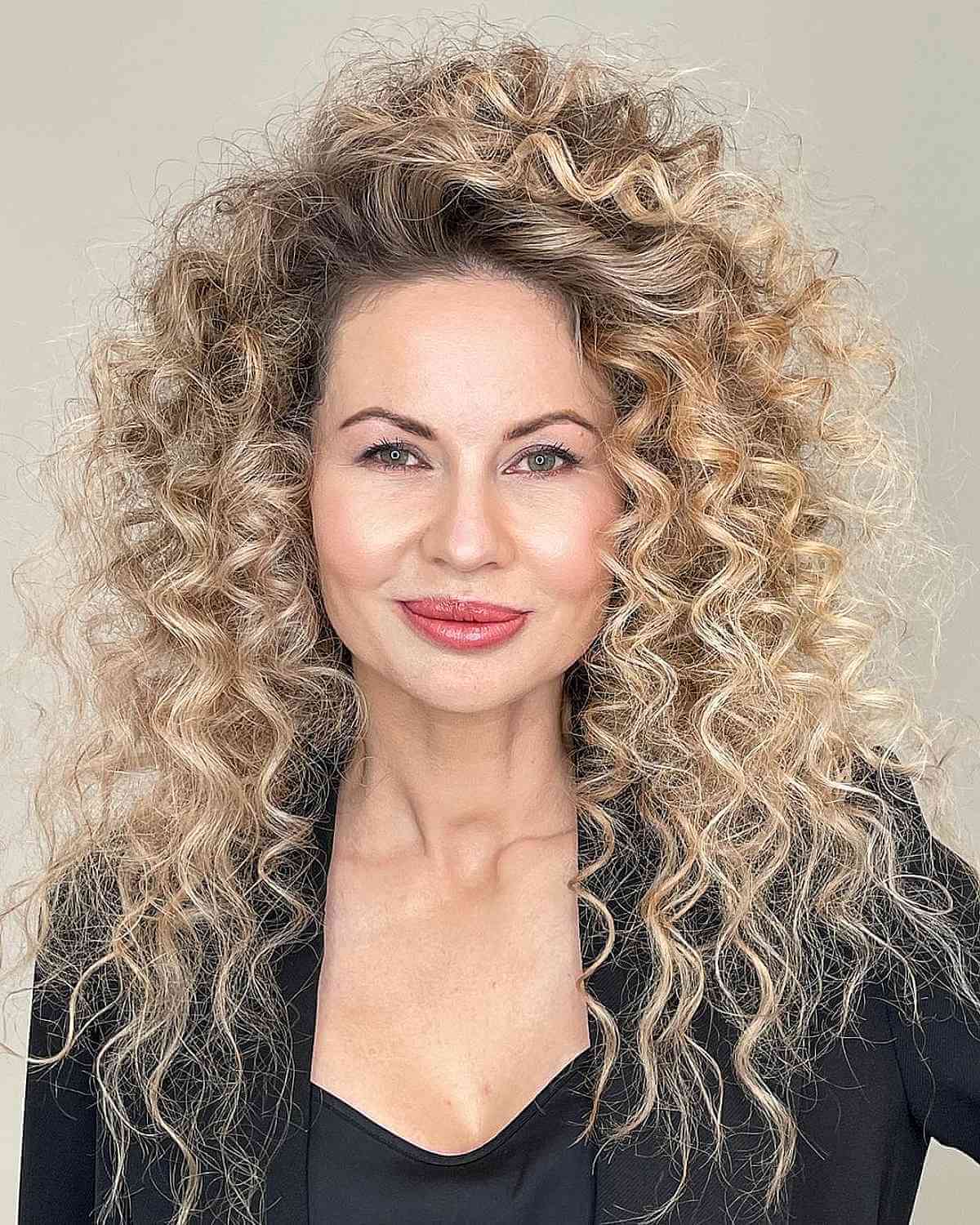 80+ Youthful Hairstyles & Haircuts for Women Over 50