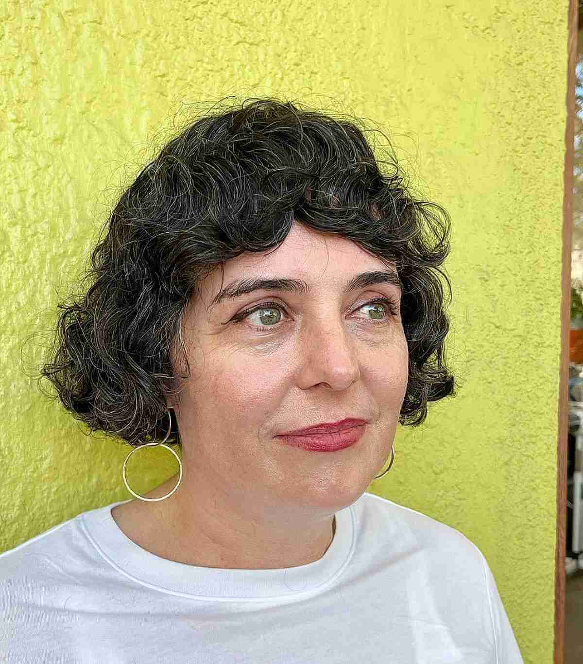 80+ Youthful Hairstyles & Haircuts for Women Over 50