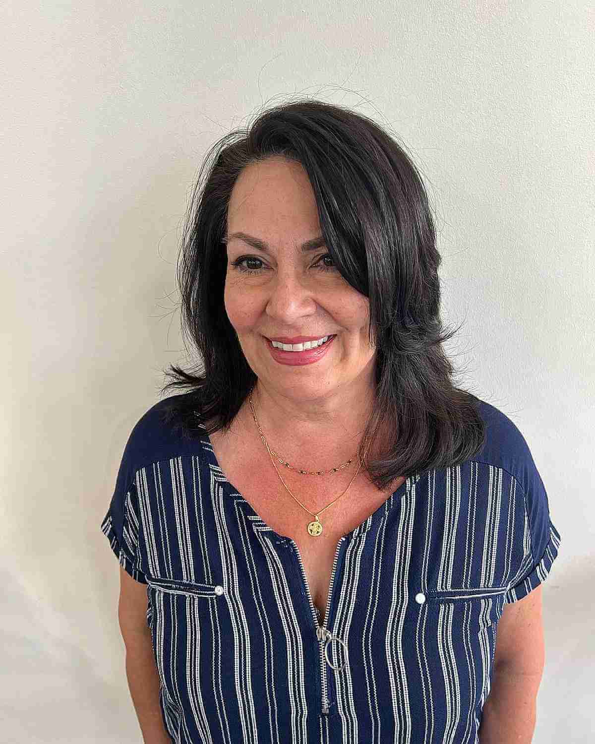 80+ Youthful Hairstyles & Haircuts for Women Over 50