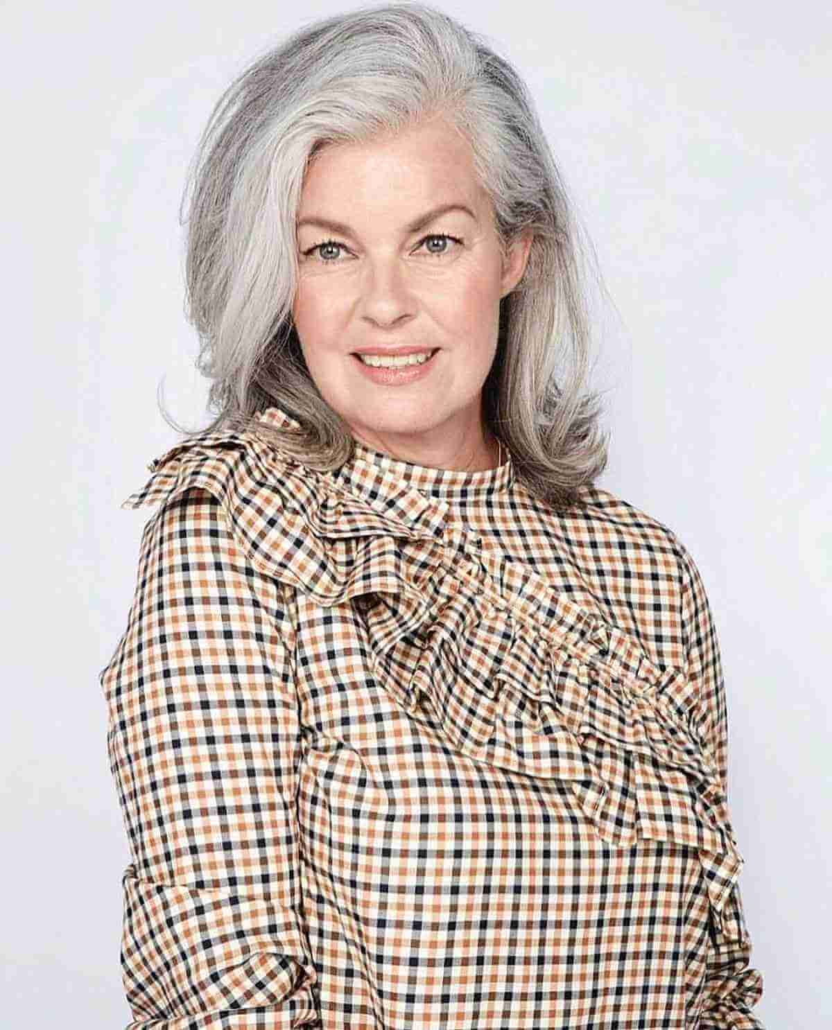 80+ Youthful Hairstyles & Haircuts for Women Over 50