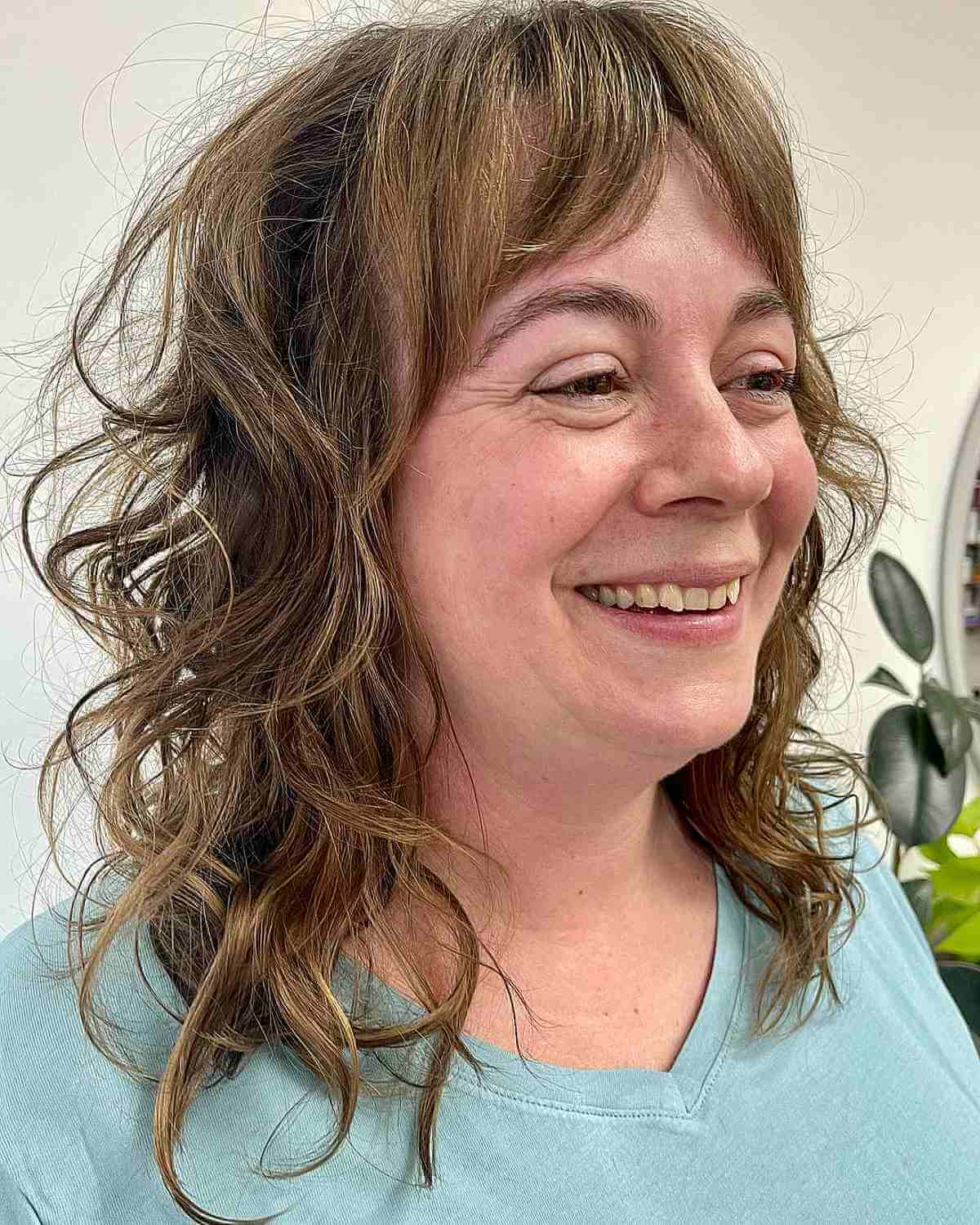 80+ Youthful Hairstyles & Haircuts for Women Over 50