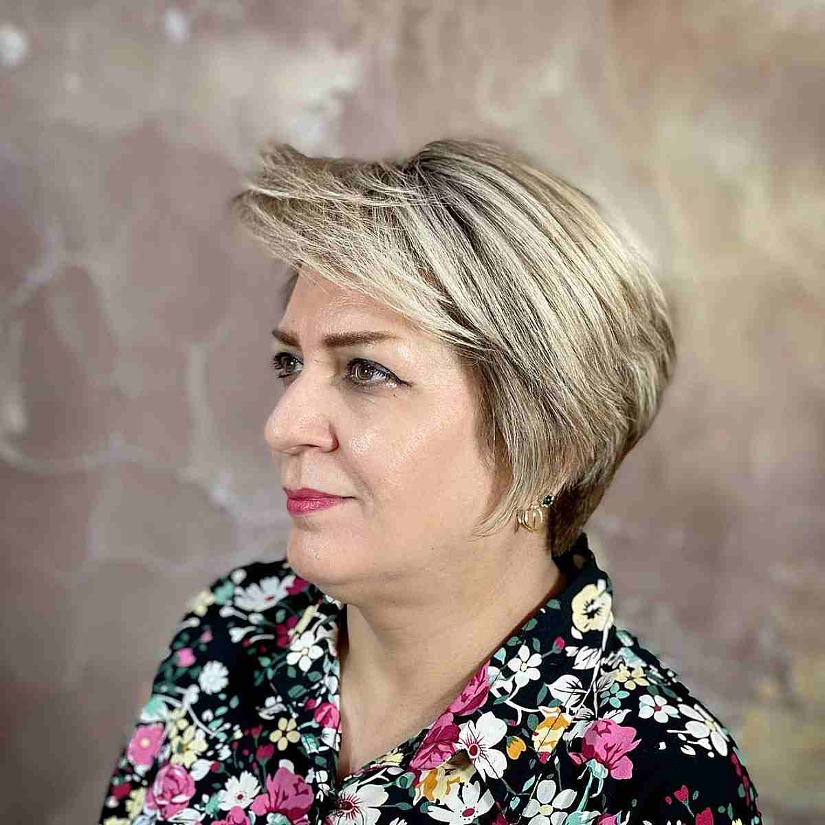80+ Youthful Hairstyles & Haircuts for Women Over 50