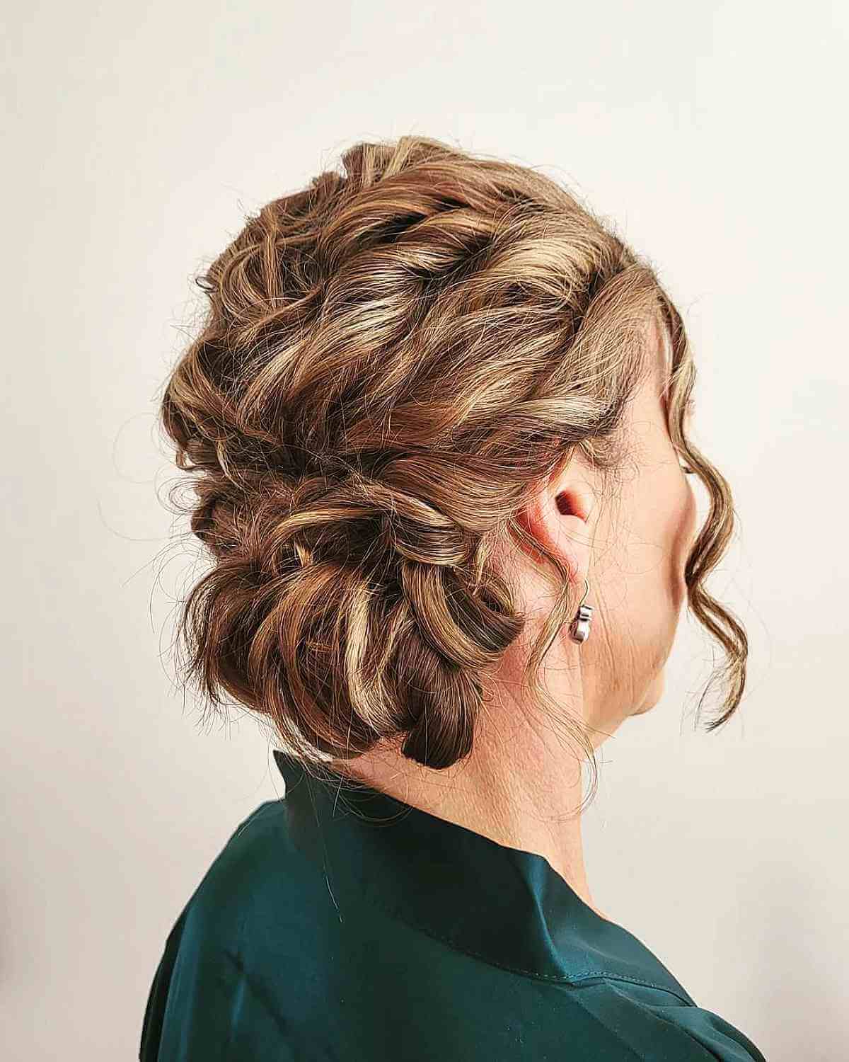 80+ Youthful Hairstyles & Haircuts for Women Over 50