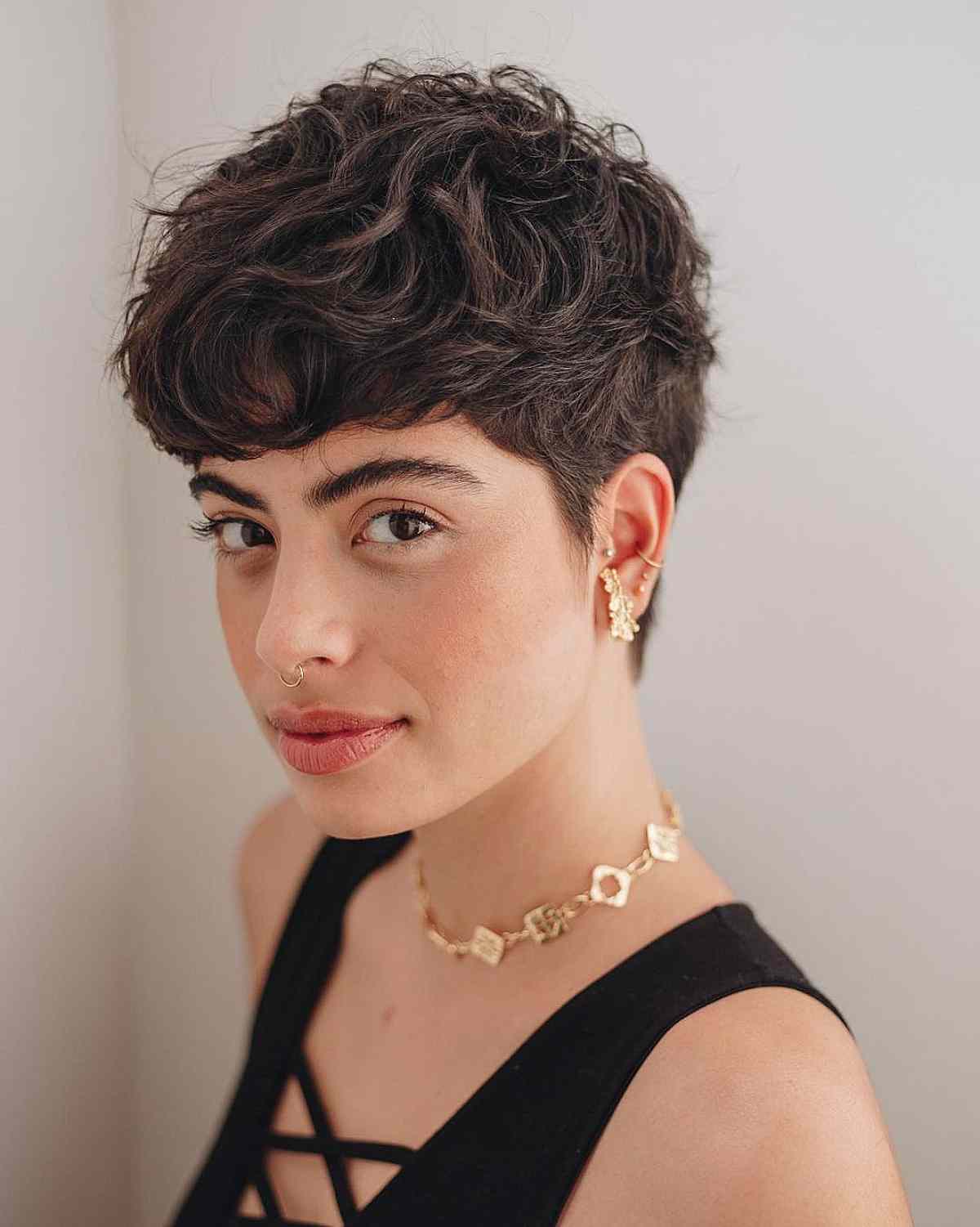 29 Trendsetting Androgynous Haircuts for the Modern Individual