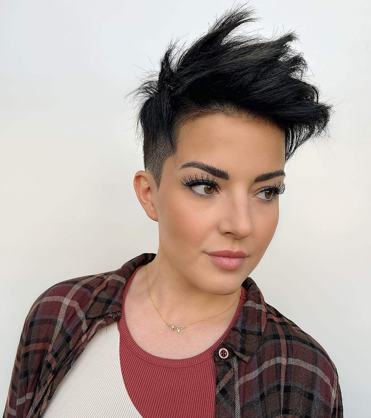 29 Trendsetting Androgynous Haircuts for the Modern Individual