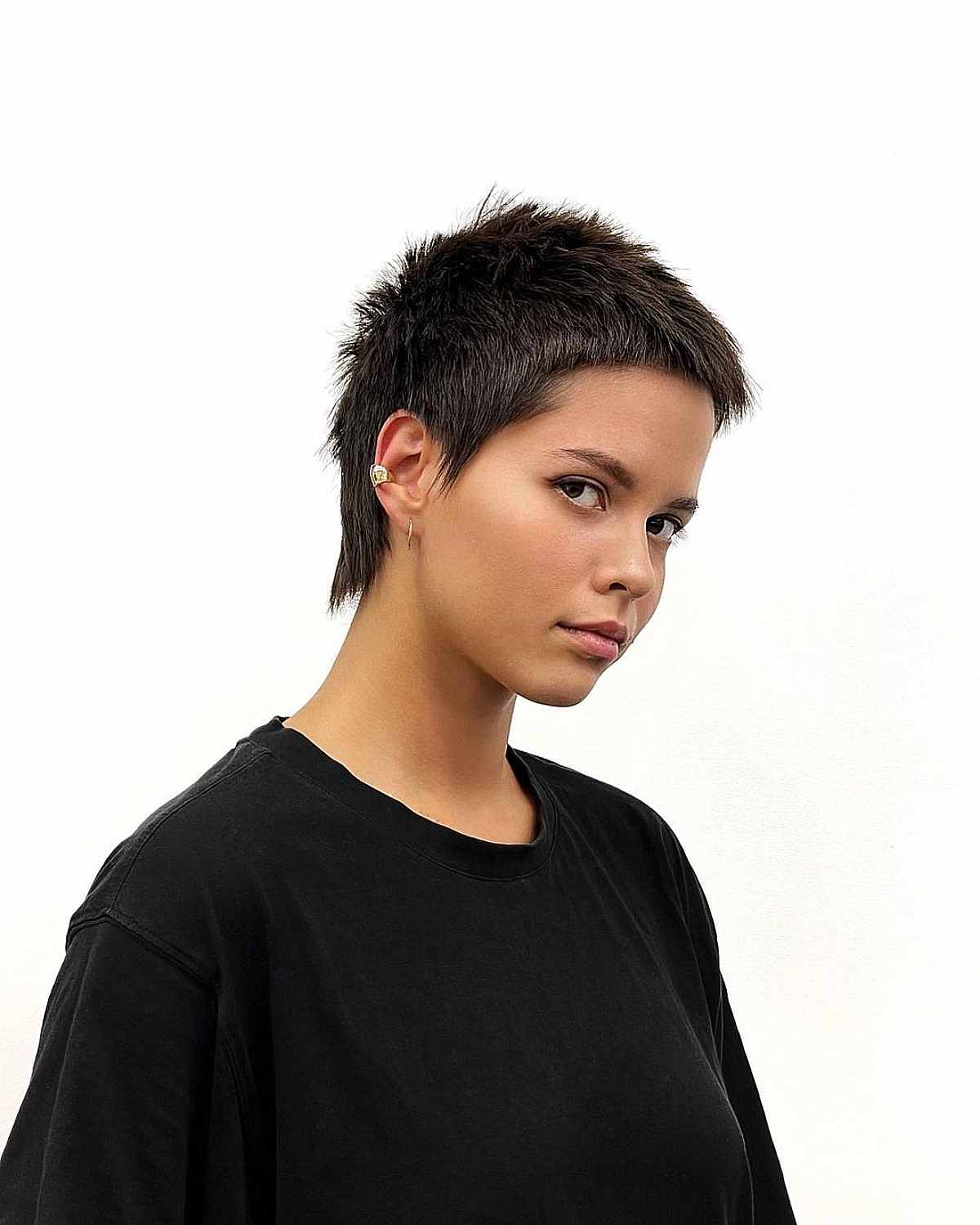 29 Trendsetting Androgynous Haircuts for the Modern Individual