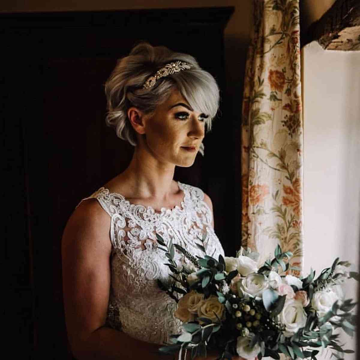 34 Gorgeous Short Wedding Hairstyles and Bridal Hair Ideas