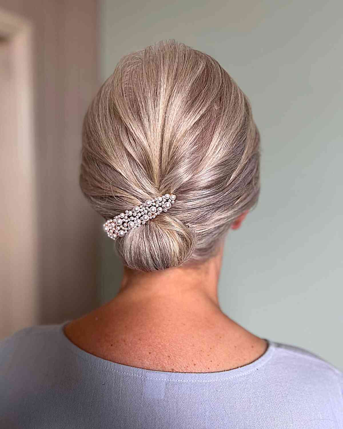 Mother of the Bride Hairstyles: 28 Elegant Looks for 2025
