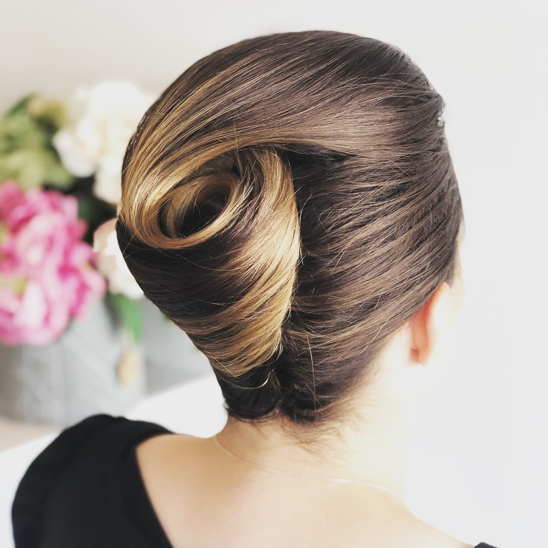 Mother of the Bride Hairstyles: 28 Elegant Looks for 2025