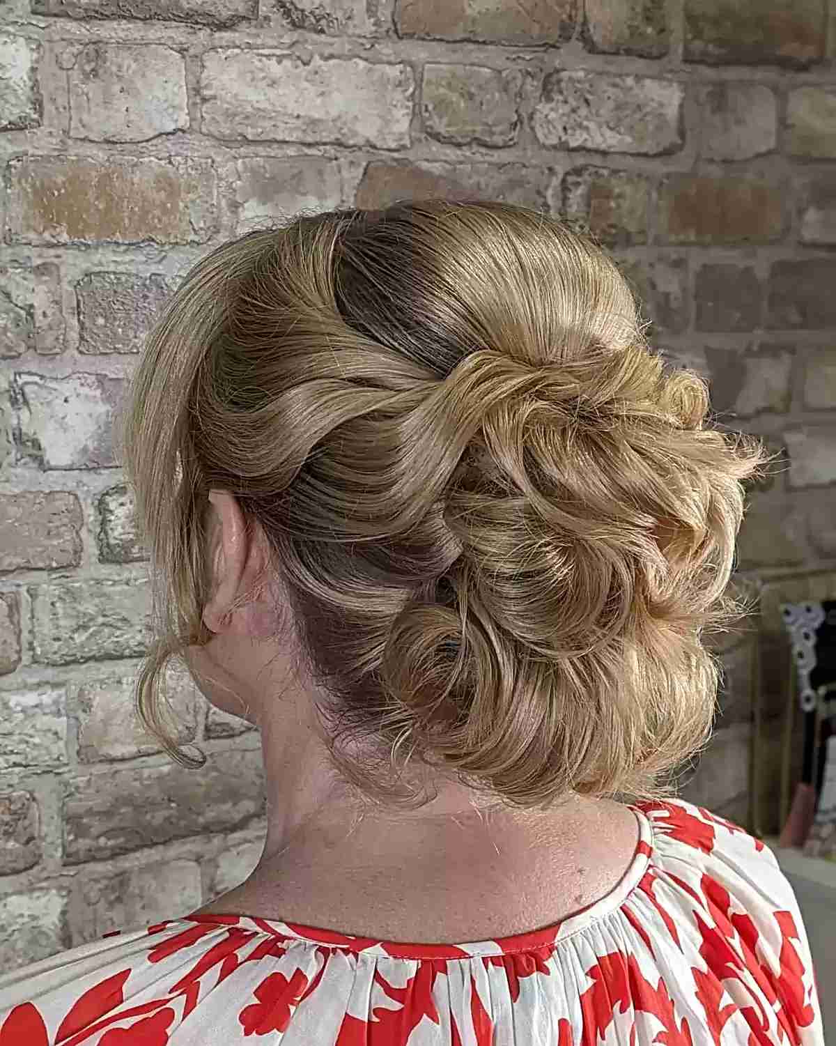 27 Elegant Mother of the Groom Hairstyles for Your Son&#8217;s Big Day