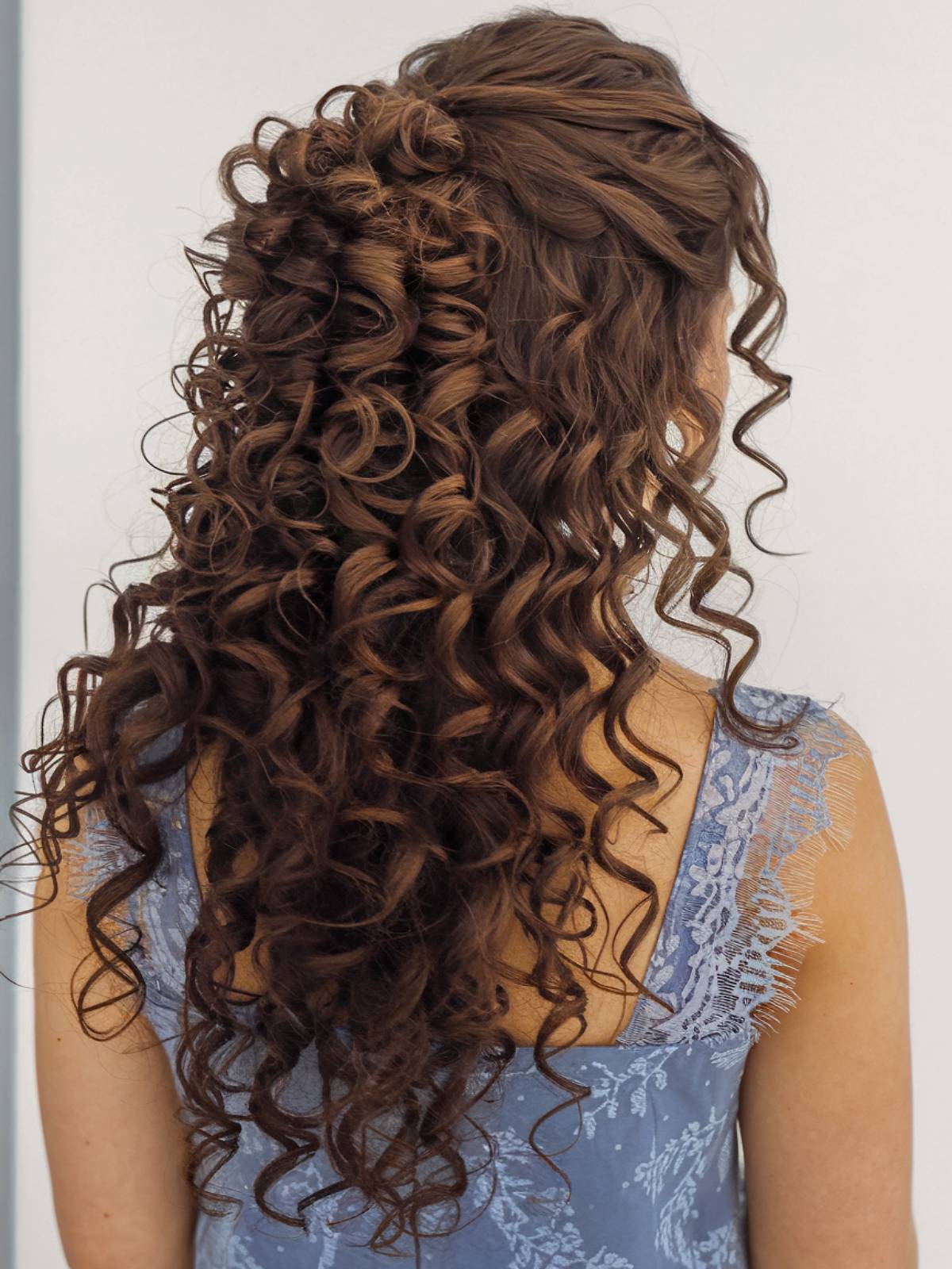 15+ Stunning Bridesmaid Hairstyles for Natural Curly Hair in 2025