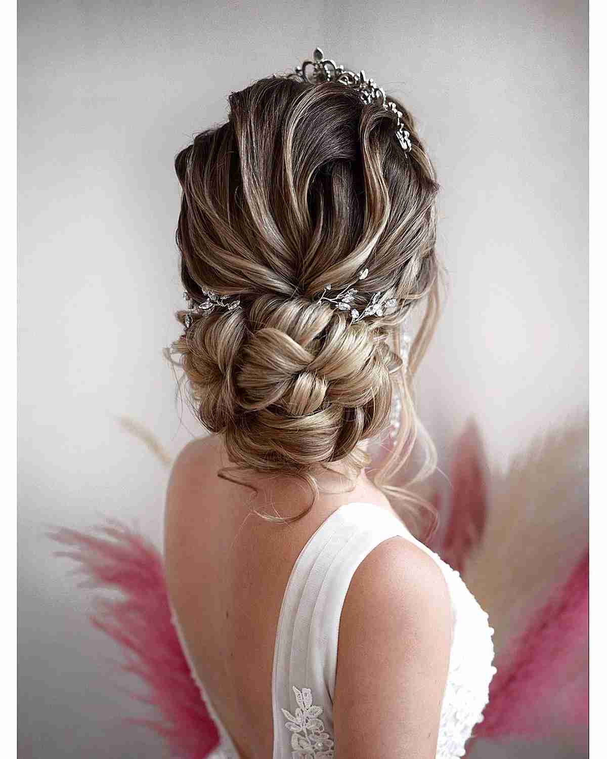 44 Gorgeous Wedding Hairstyles for Long Hair for 2025