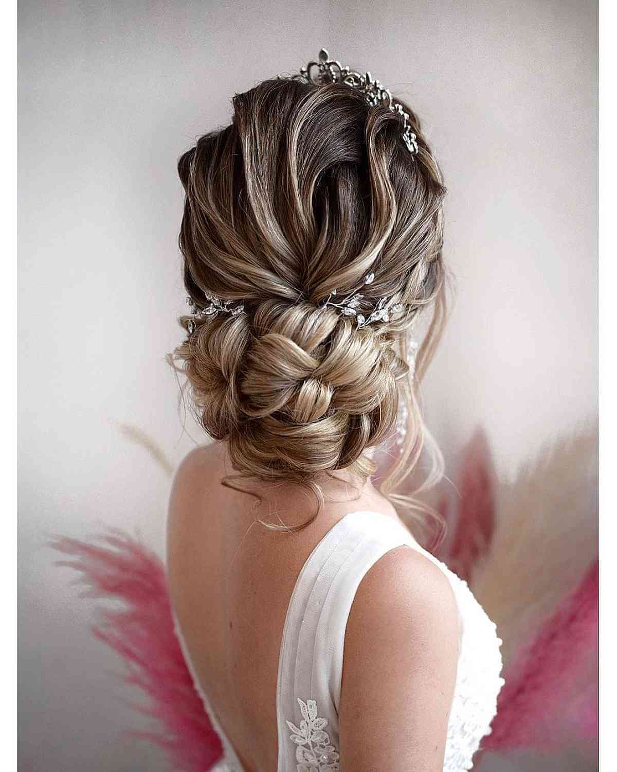44 Gorgeous Wedding Hairstyles for Long Hair for 2025