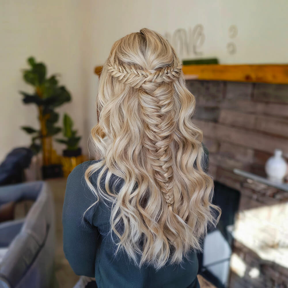 25 Cute Prom Hairstyles for 2025 &#8211; Updos, Braids, Half Ups &#038; Down Dos