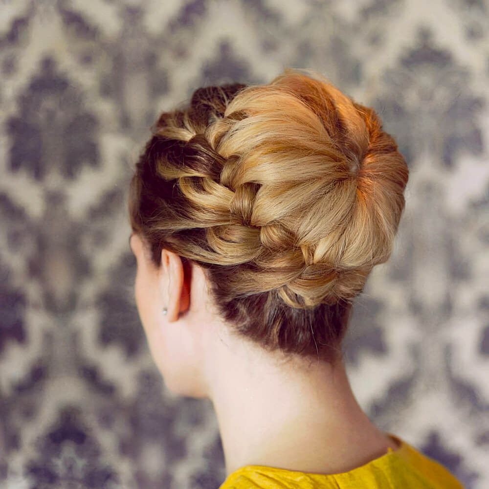 25 Cute Prom Hairstyles for 2025 &#8211; Updos, Braids, Half Ups &#038; Down Dos