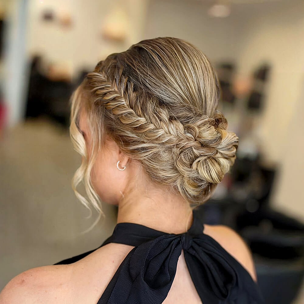 25 Cute Prom Hairstyles for 2025 &#8211; Updos, Braids, Half Ups &#038; Down Dos