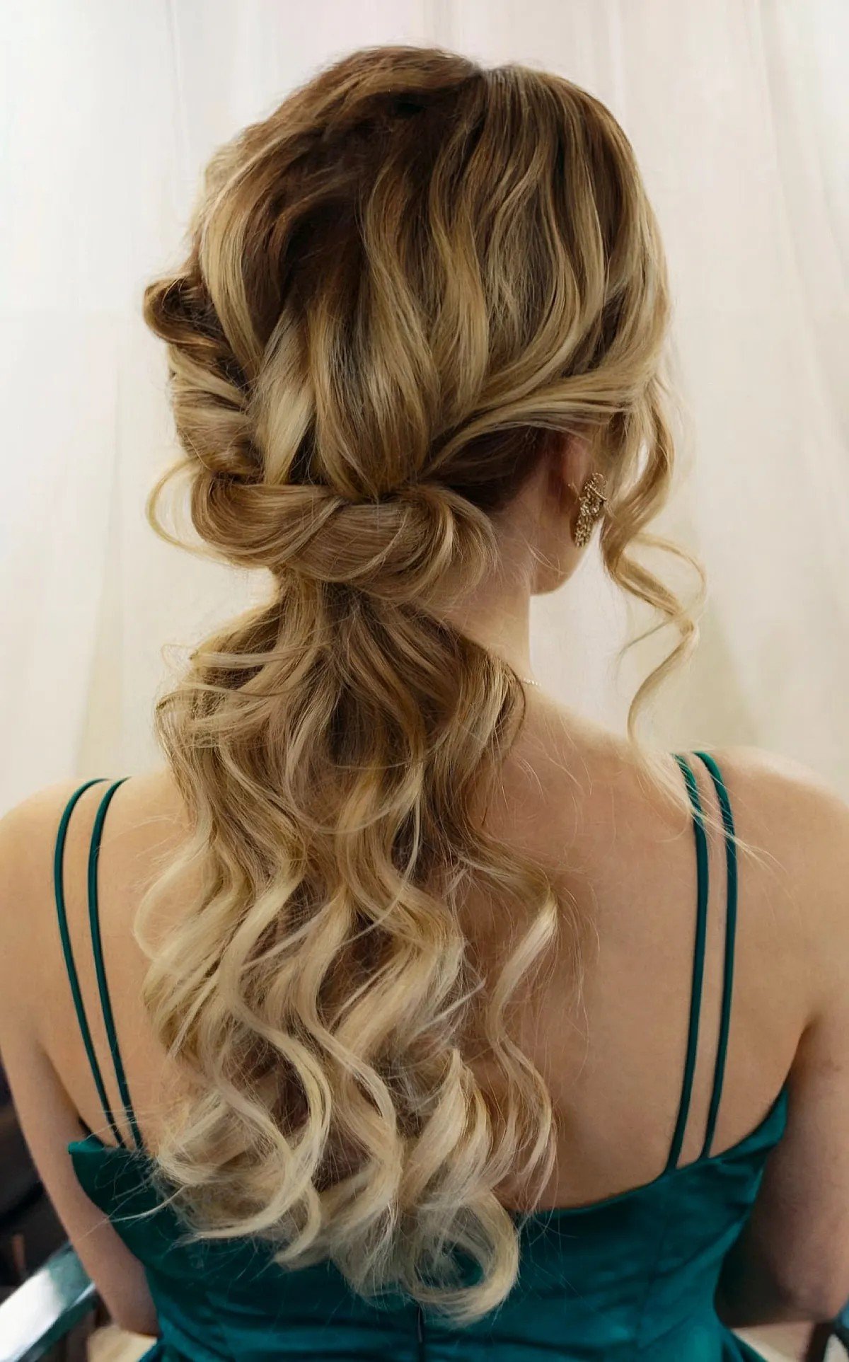 33 Cutest Prom Ponytail Hairstyles That Are Easy to Do!