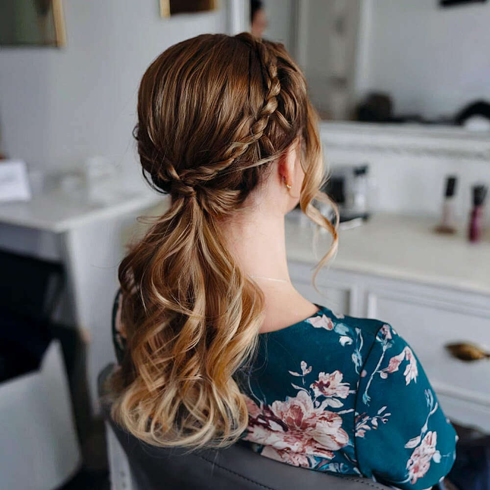 19 Cutest Prom Hairstyles for Medium-Length Hair for 2025