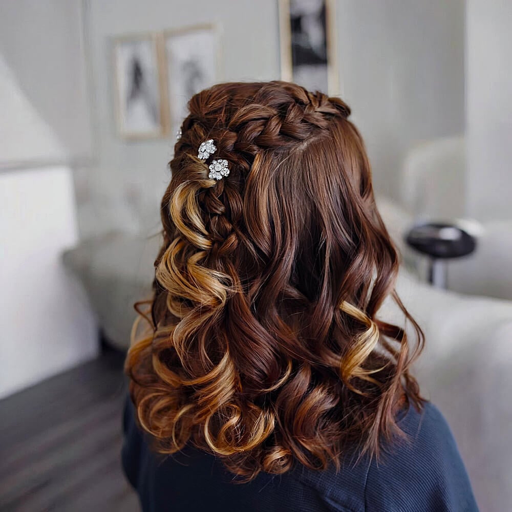 19 Cutest Prom Hairstyles for Medium-Length Hair for 2025