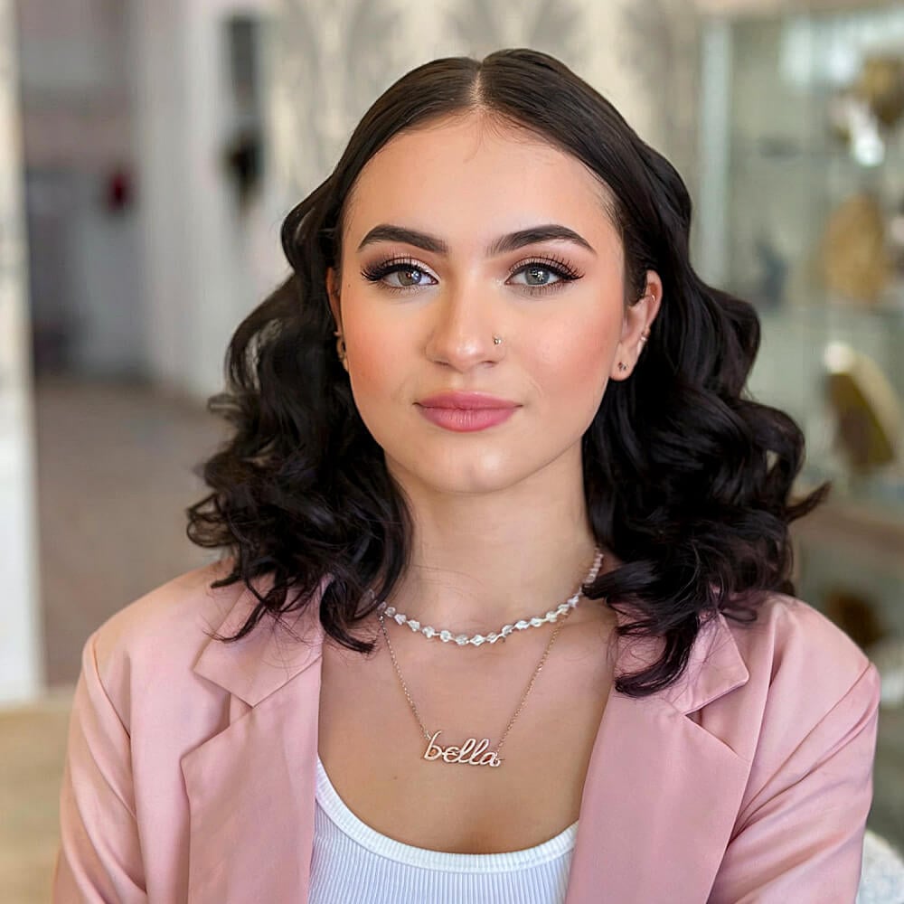19 Cutest Prom Hairstyles for Medium-Length Hair for 2025