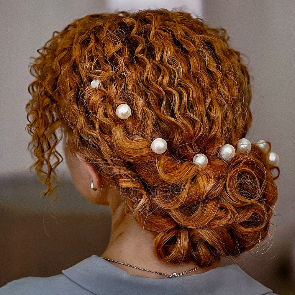 22 Stunning Curly Prom Hairstyles for 2025 &#8211; Updos, Down Do&#8217;s &#038; Braids!