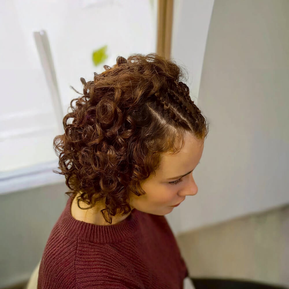 22 Stunning Curly Prom Hairstyles for 2025 &#8211; Updos, Down Do&#8217;s &#038; Braids!