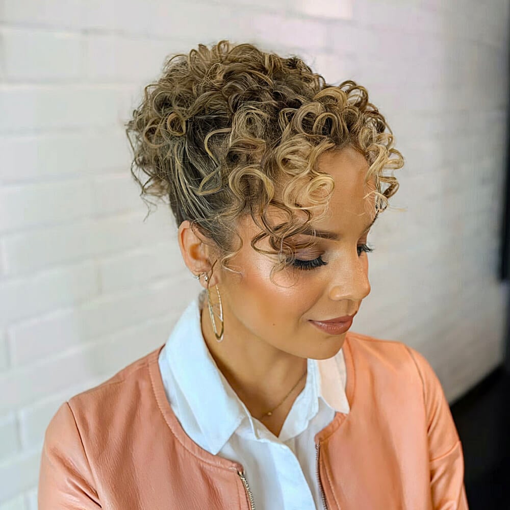 22 Stunning Curly Prom Hairstyles for 2025 &#8211; Updos, Down Do&#8217;s &#038; Braids!
