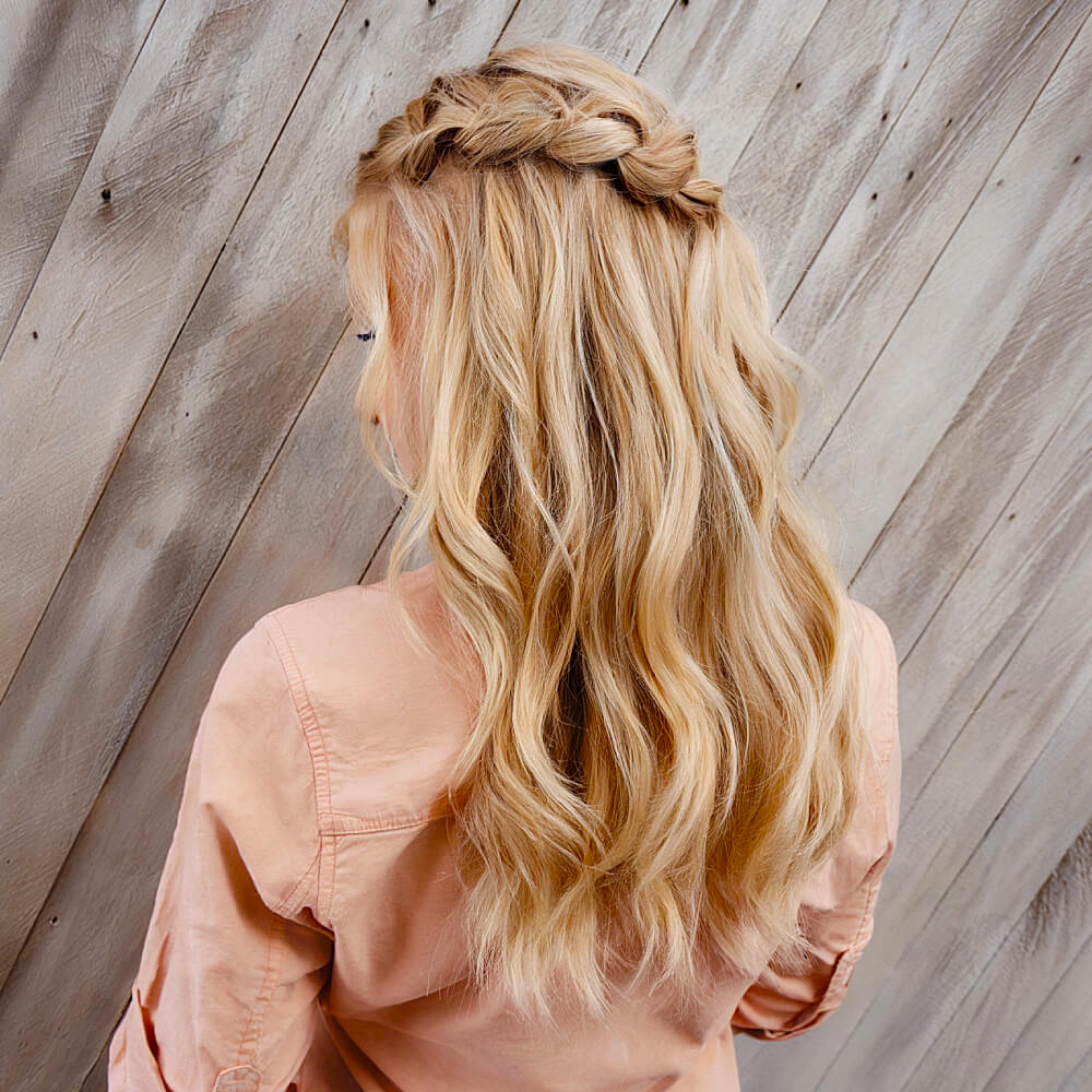 25 Perfectly Gorgeous Down Hairstyles for Prom 2025