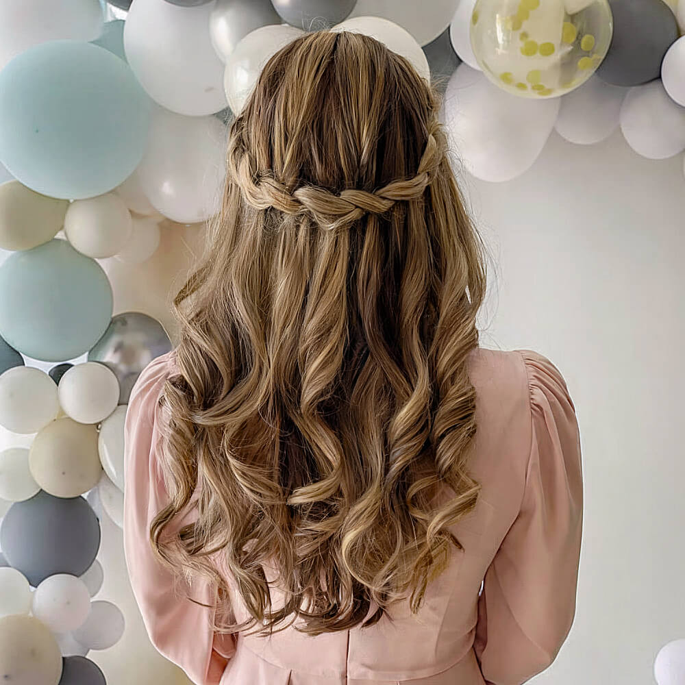 25 Perfectly Gorgeous Down Hairstyles for Prom 2025