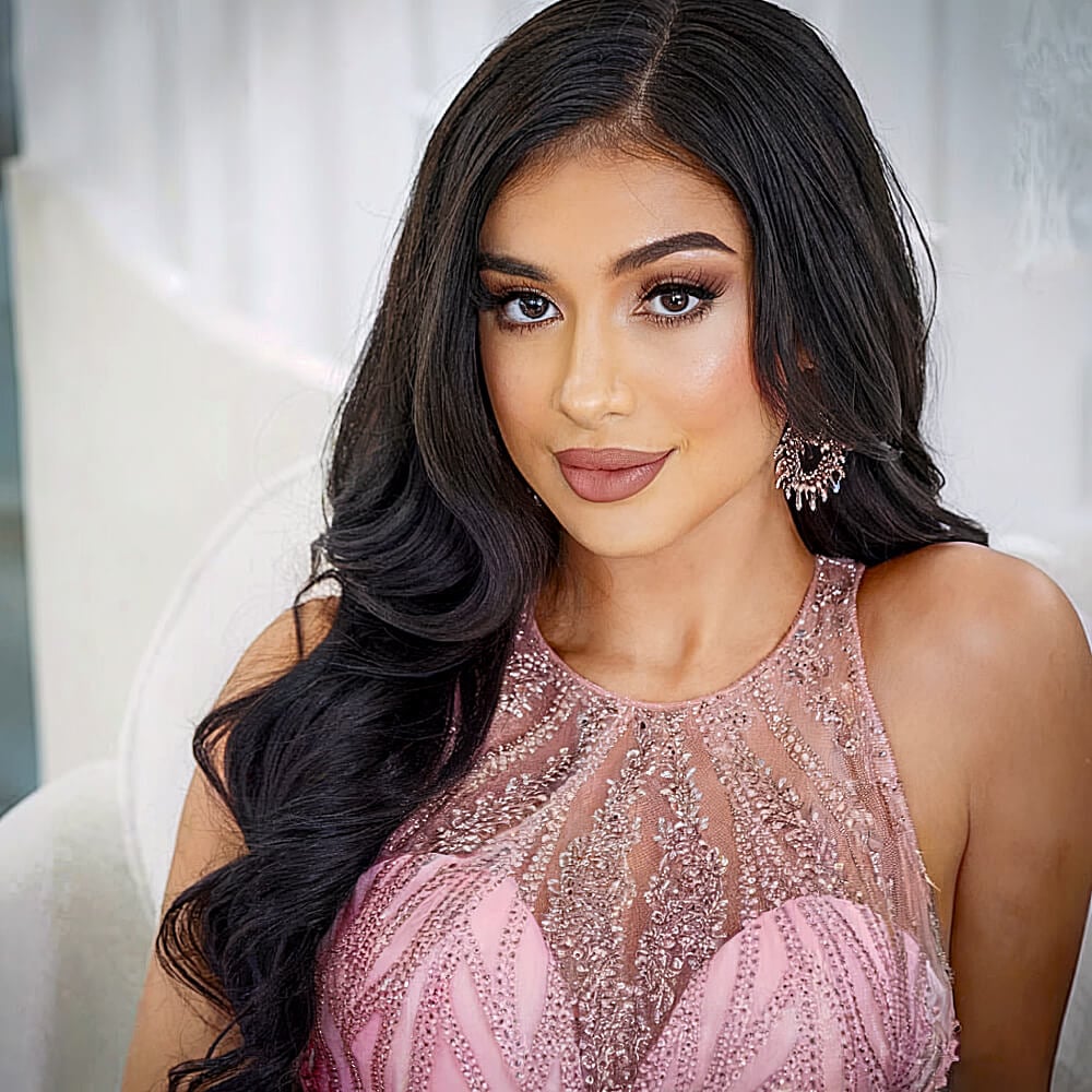 35 Cute &#038; Easy Prom Hairstyles for Long Hair for 2025