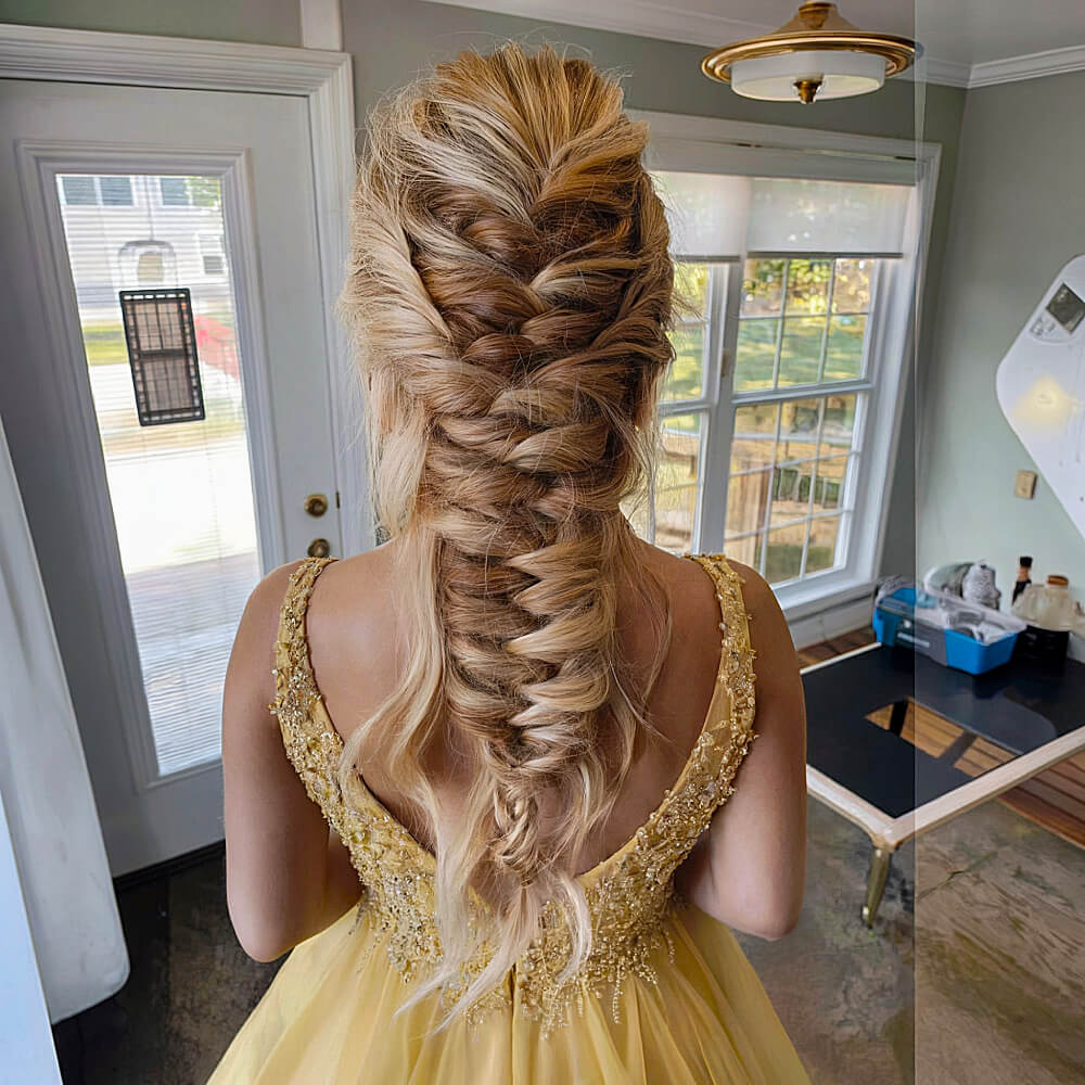 35 Cute &#038; Easy Prom Hairstyles for Long Hair for 2025