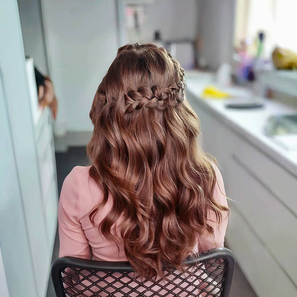 35 Cute &#038; Easy Prom Hairstyles for Long Hair for 2025