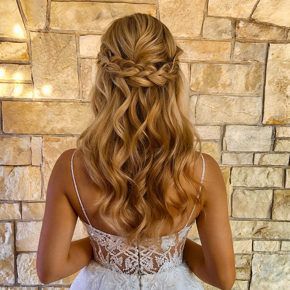 29 Prettiest Half Up Half Down Prom Hairstyles for 2025