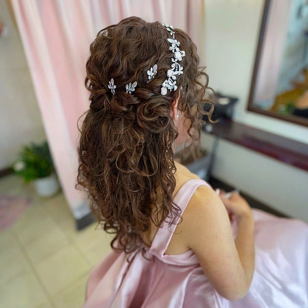 29 Prettiest Half Up Half Down Prom Hairstyles for 2025