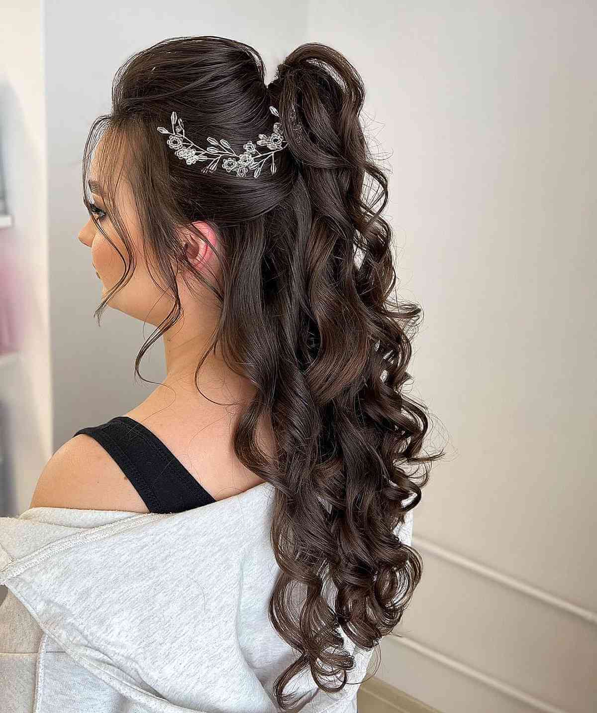 29 Prettiest Half Up Half Down Prom Hairstyles for 2025
