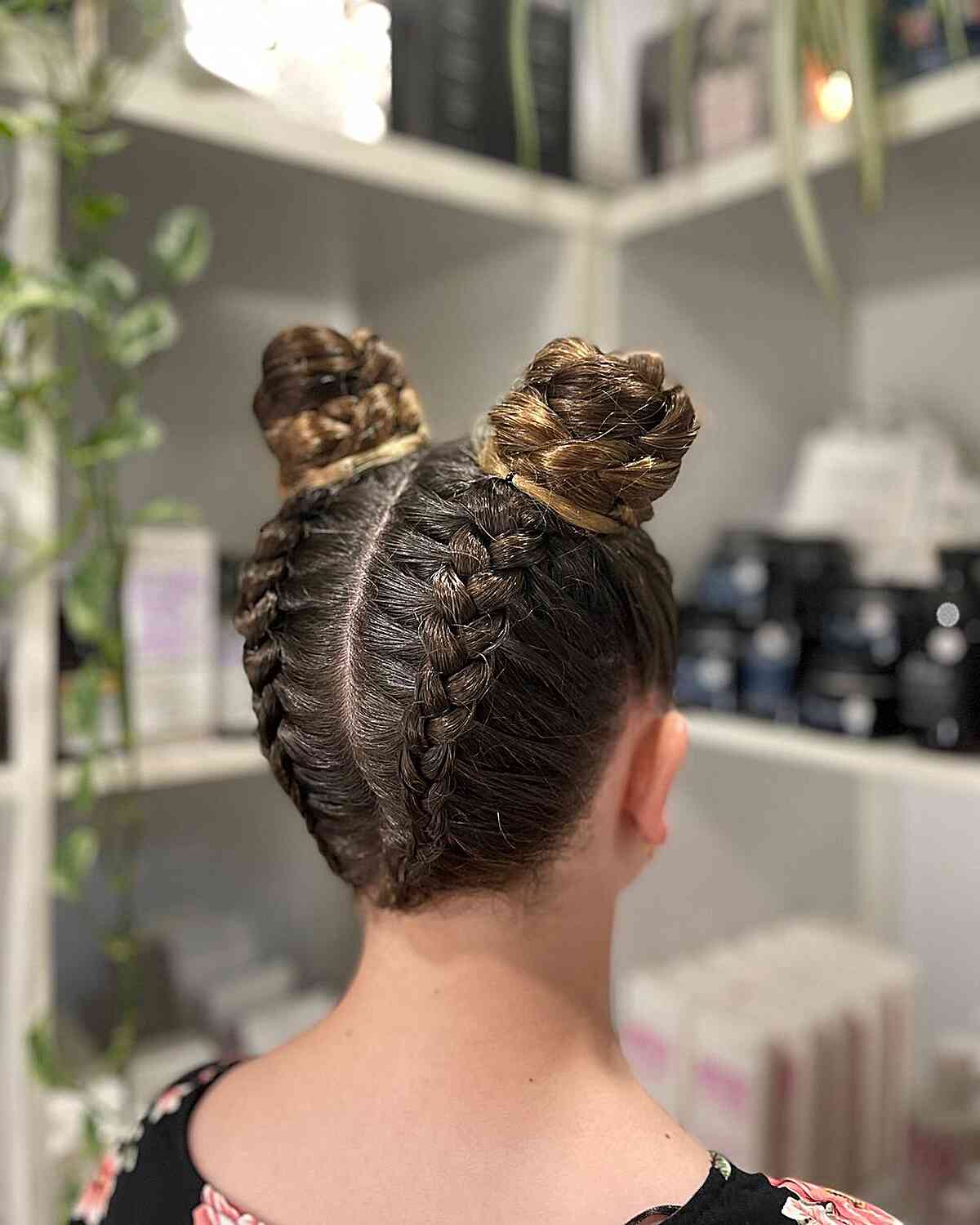 30 Cute & Easy Bun Hairstyles to Try in 2025
