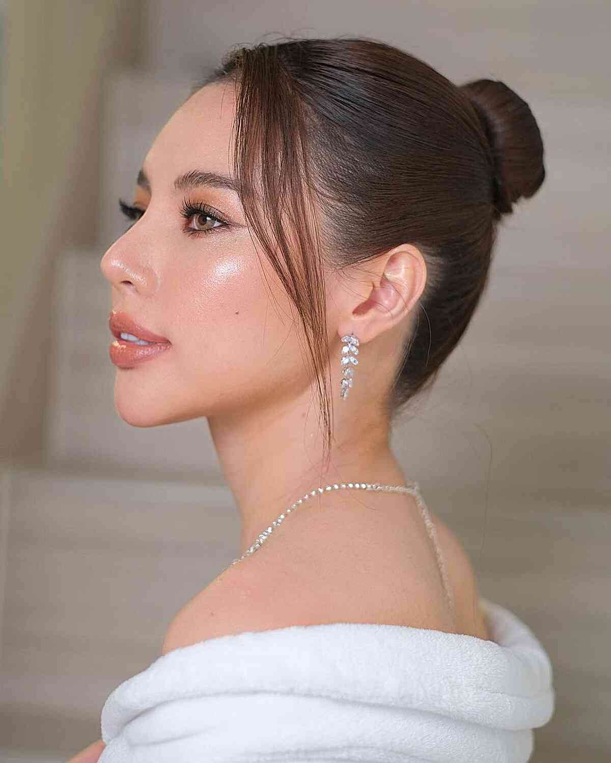 30 Cute & Easy Bun Hairstyles to Try in 2025
