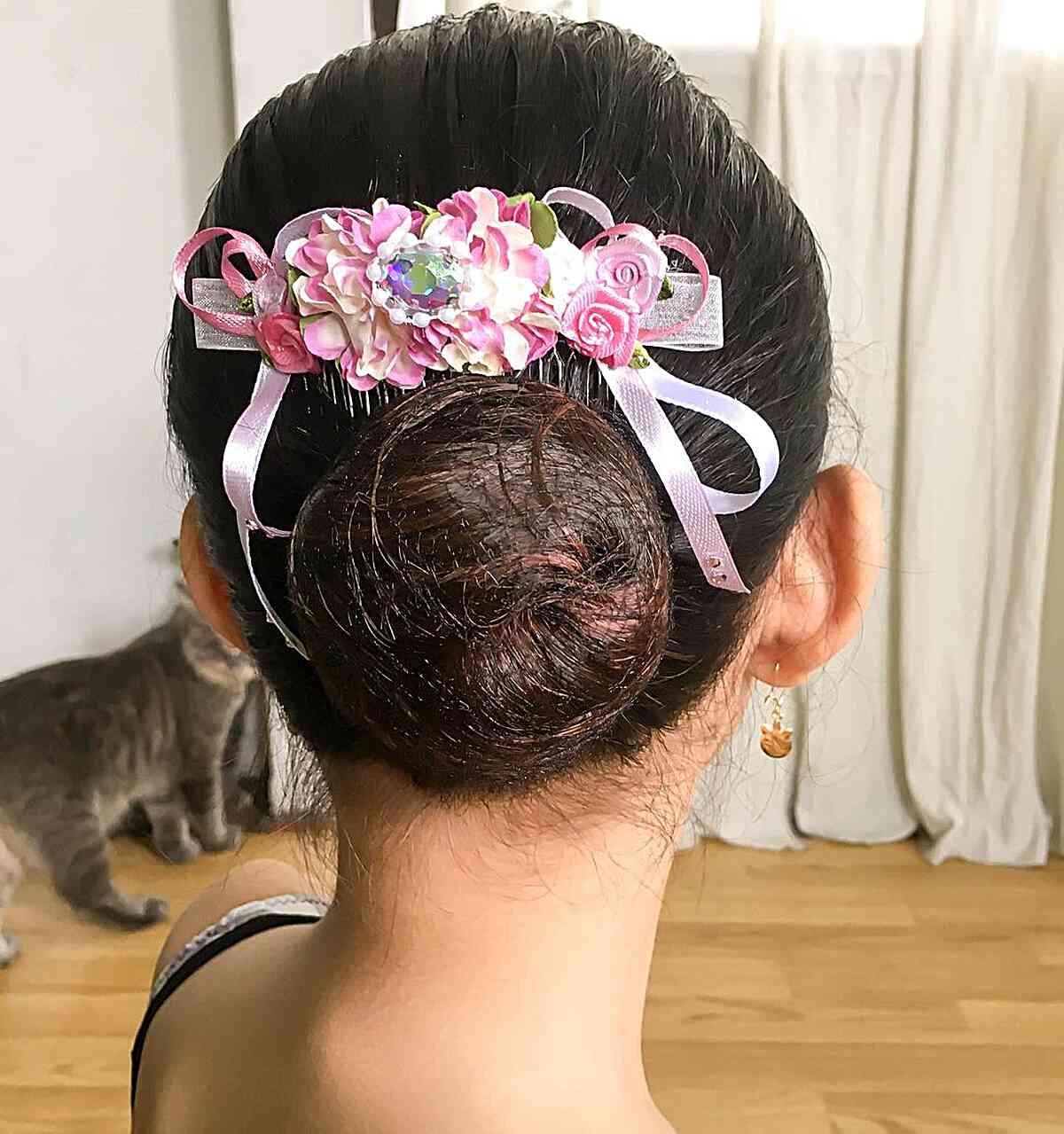 30 Cute & Easy Bun Hairstyles to Try in 2025