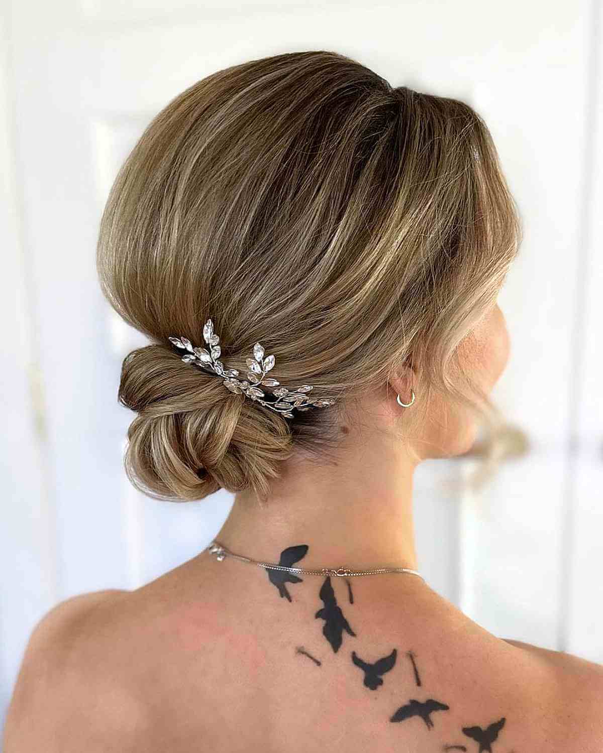 30 Cute & Easy Bun Hairstyles to Try in 2025