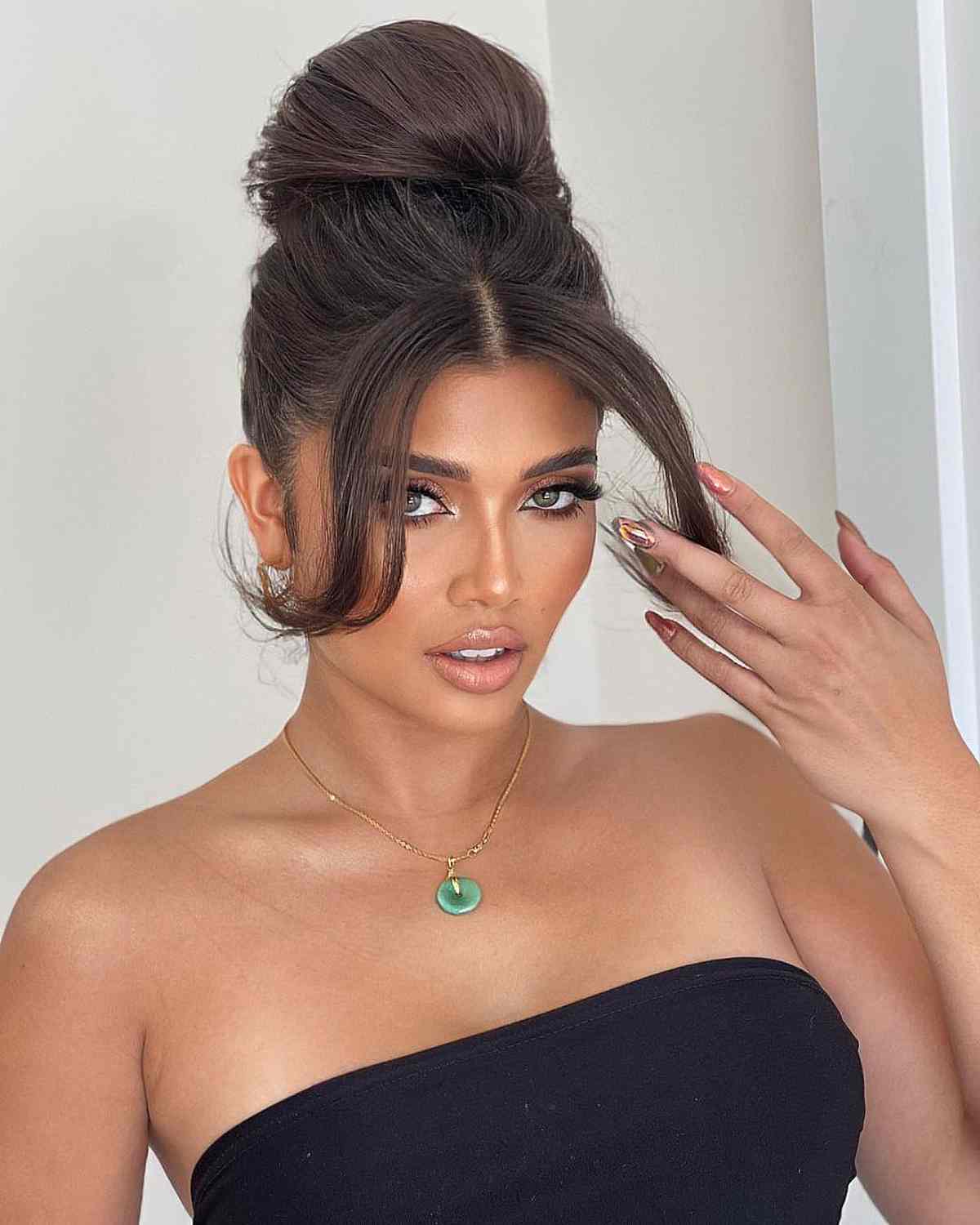 30 Cute & Easy Bun Hairstyles to Try in 2025