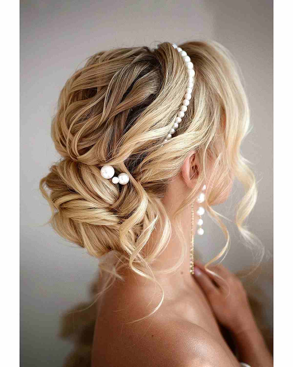 30 Cute & Easy Bun Hairstyles to Try in 2025