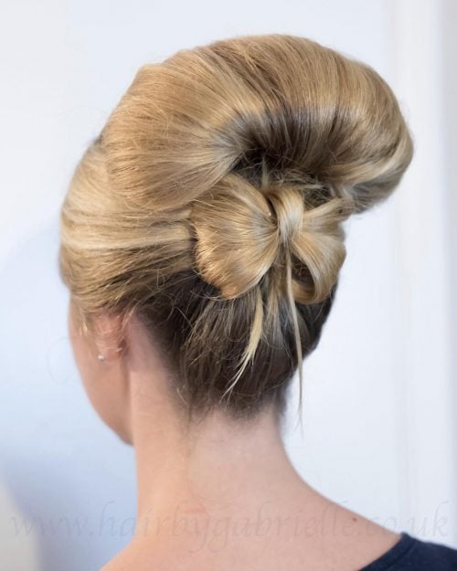 30 Cute & Easy Bun Hairstyles to Try in 2025