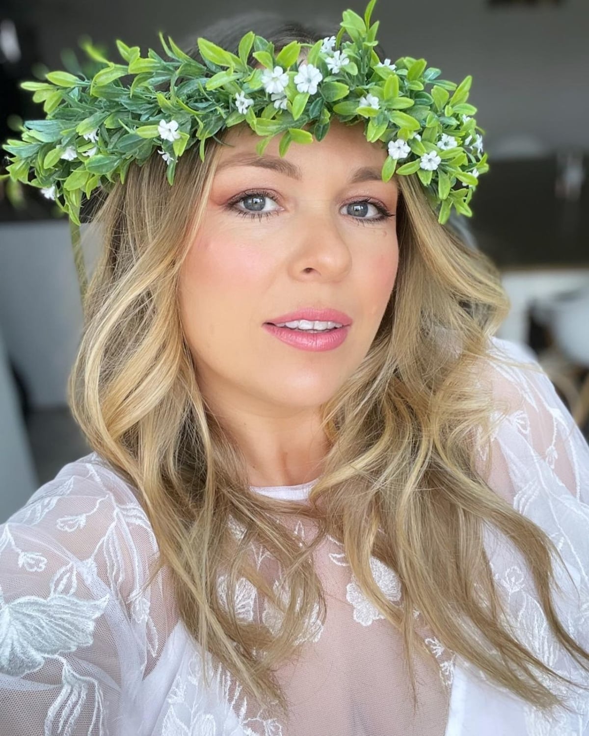 22 Quinceanera Hairstyle Ideas for Her Special Day