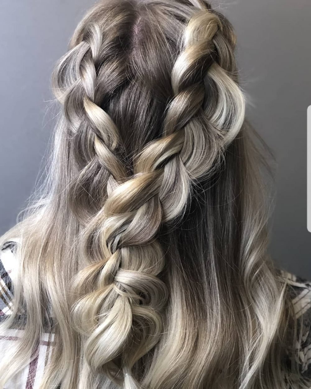 22 Quinceanera Hairstyle Ideas for Her Special Day