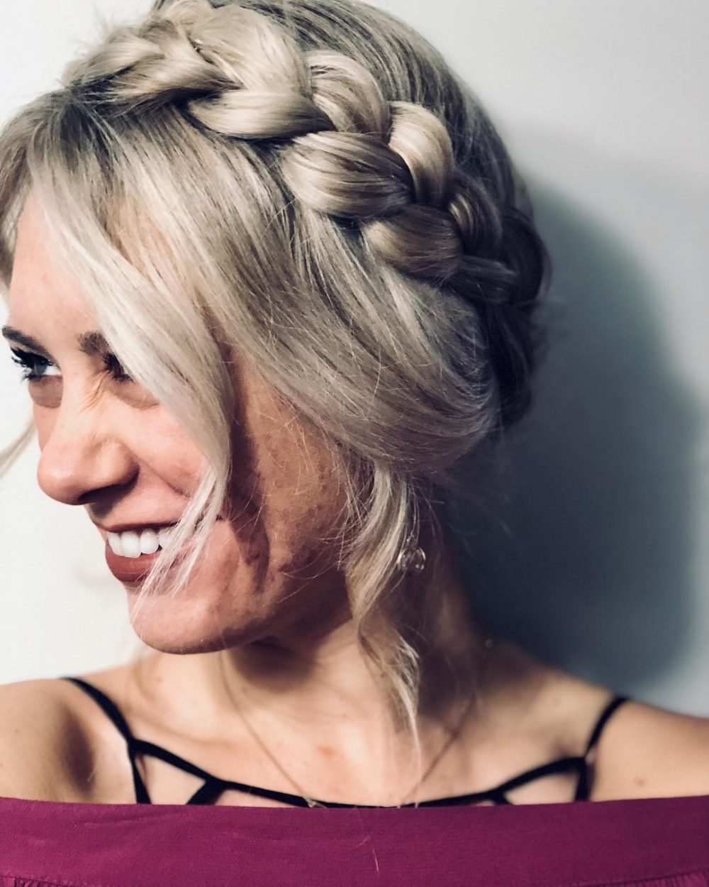 33 Super Easy Updos for Beginners to Try in 2025